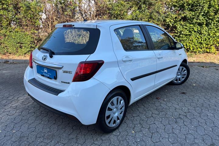 undefined Toyota Yaris fra 2015