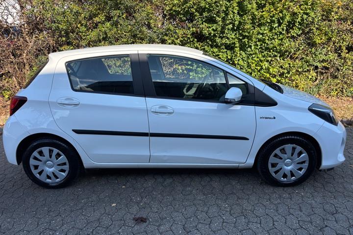 undefined Toyota Yaris fra 2015