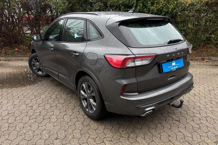 Grøn Ford Kuga fra 2021