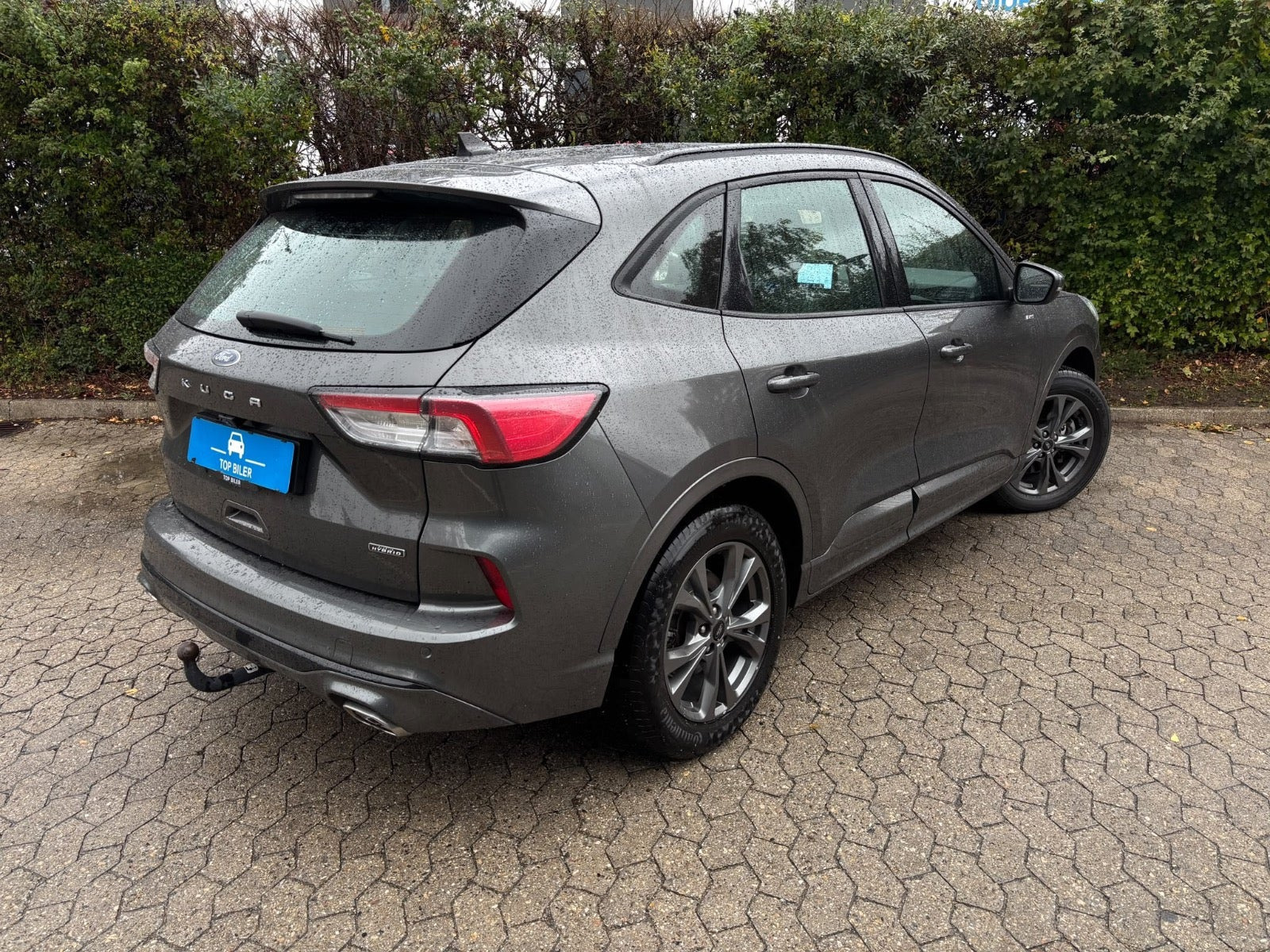 Grøn Ford Kuga fra 2021