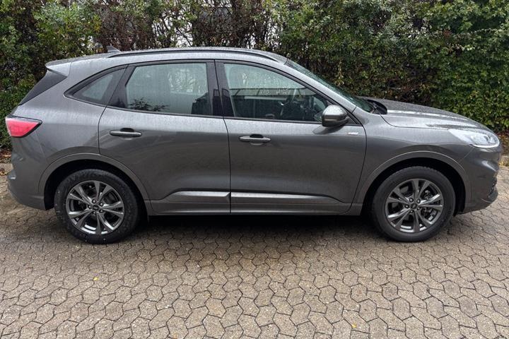 Grøn Ford Kuga fra 2021