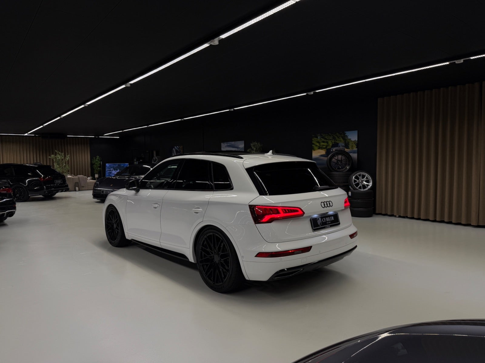 Sort Audi Q5 fra 2017