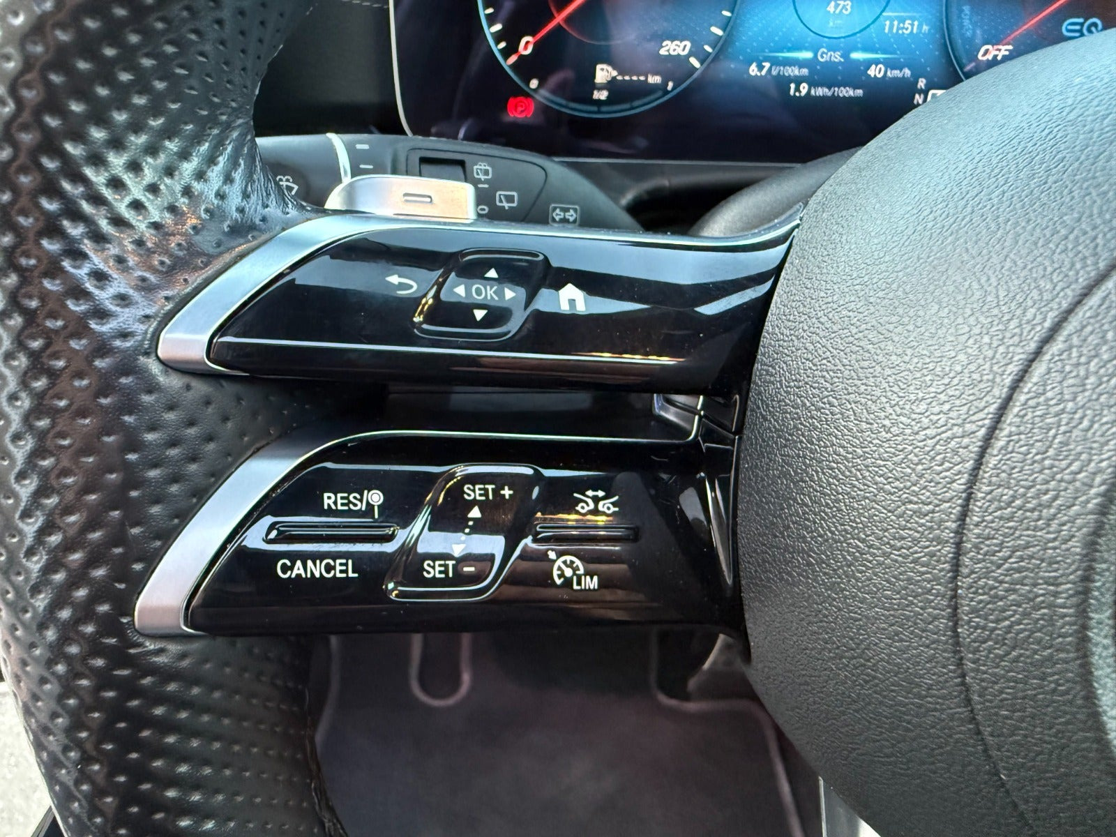 Grå Mercedes E300 de fra 2021