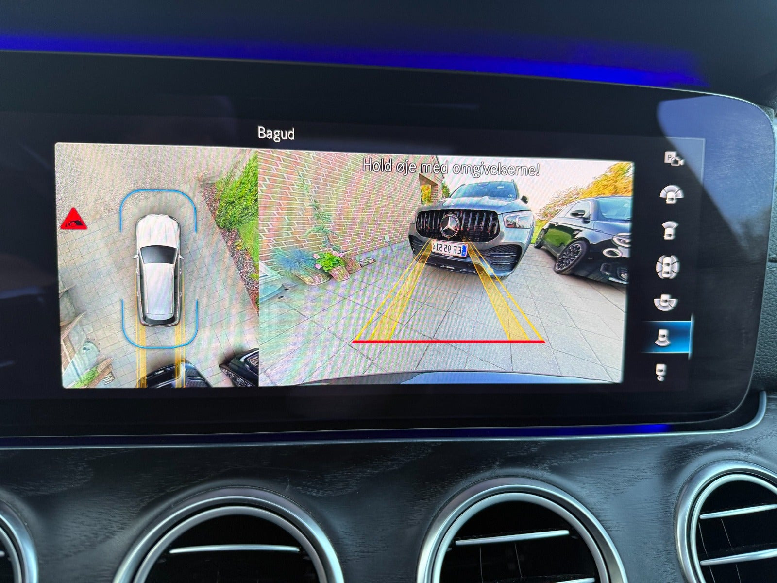 Grå Mercedes E300 de fra 2021