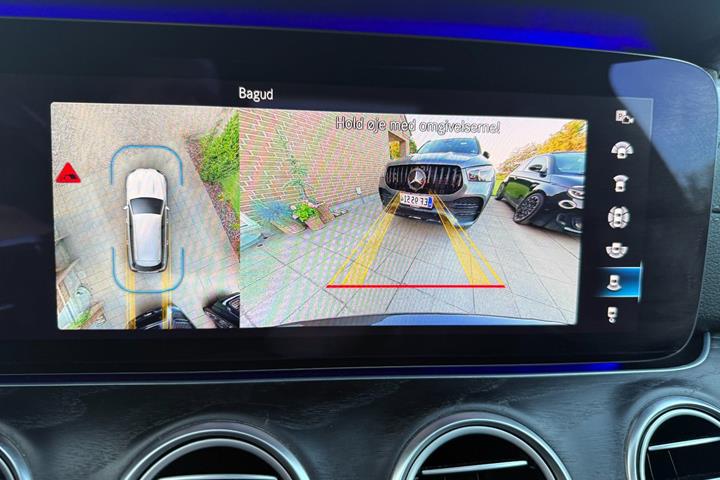 Grå Mercedes E300 de fra 2021
