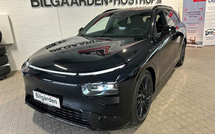 Xpeng G9 Performance Black Edition