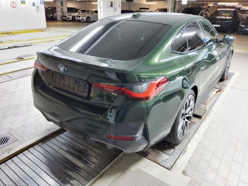 Grøn BMW i4 fra 2023