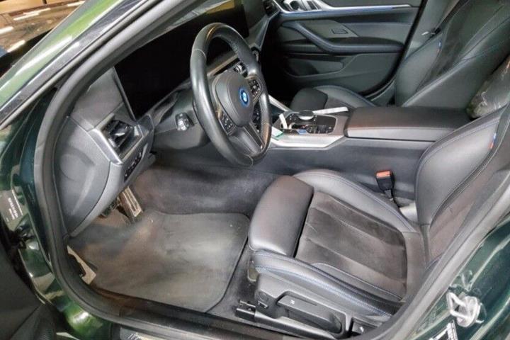 Grøn BMW i4 fra 2023