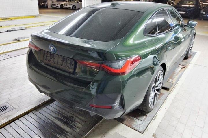 Grøn BMW i4 fra 2023