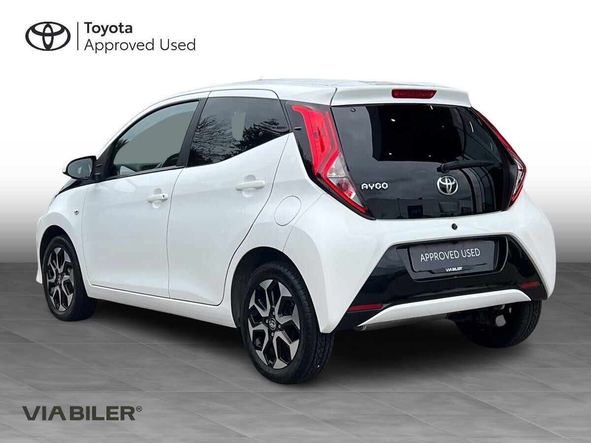 Hvid Toyota Aygo fra 2021