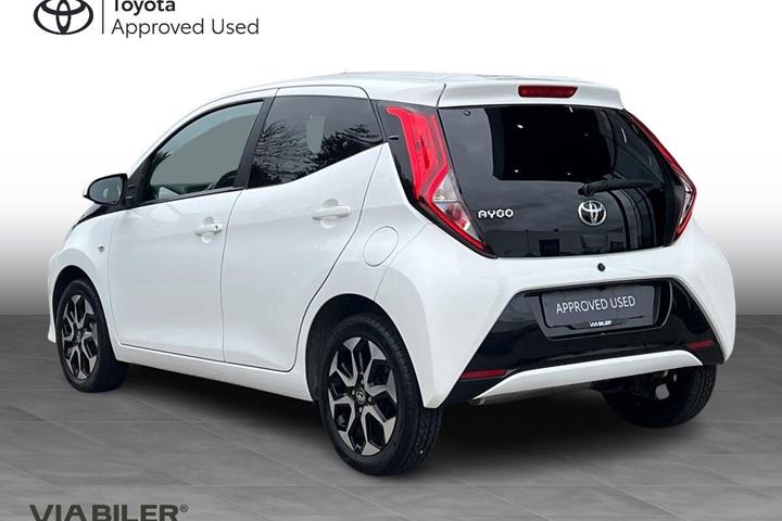 Hvid Toyota Aygo fra 2021