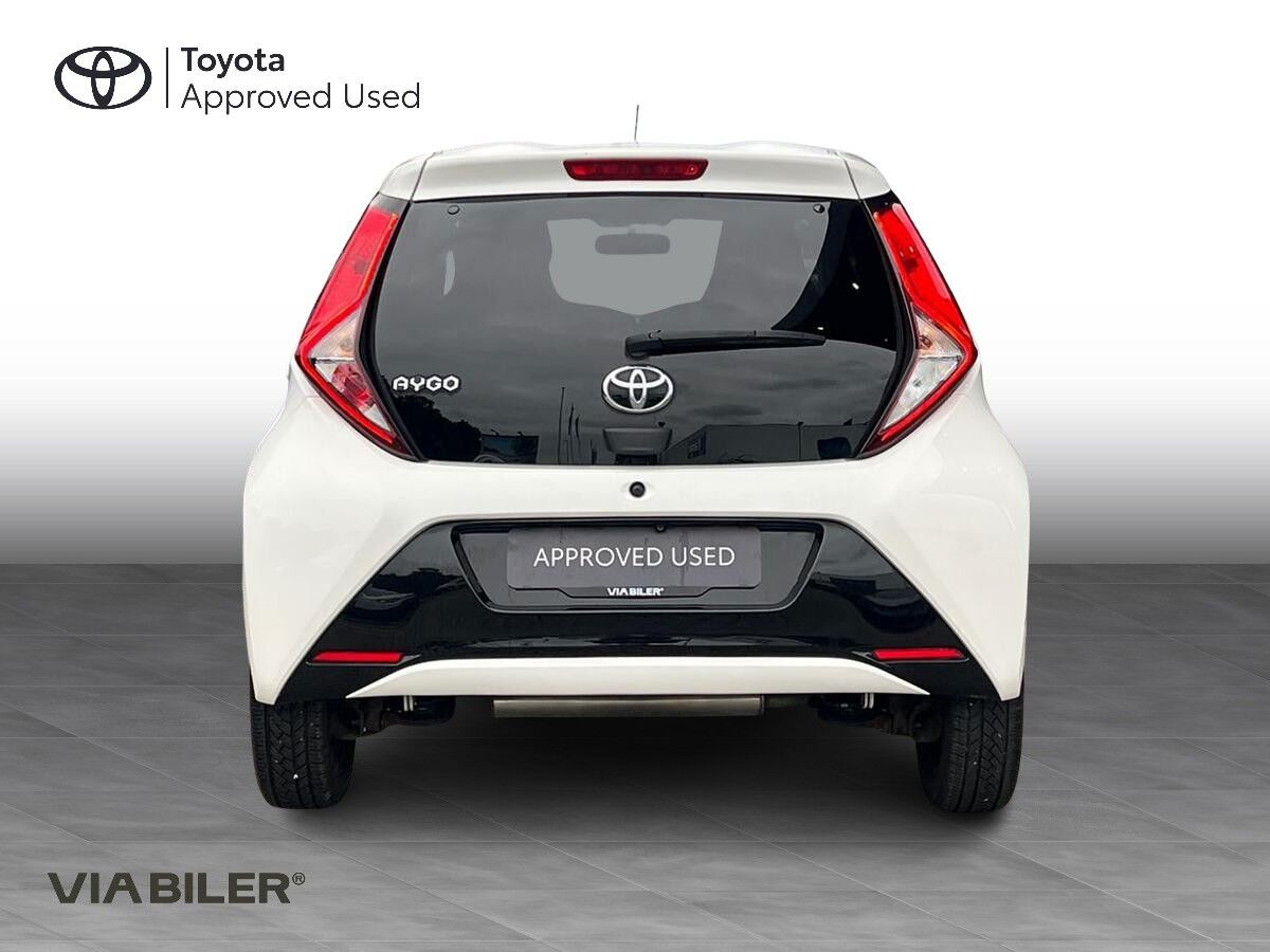 Hvid Toyota Aygo fra 2021