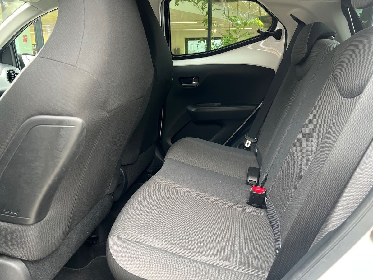 Hvid Toyota Aygo fra 2021