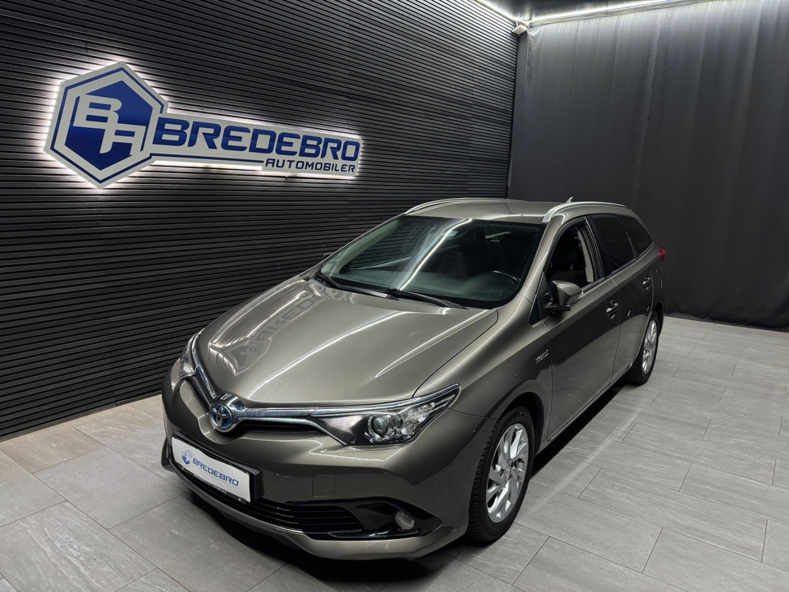 Toyota Auris 1,8 Hybrid H1 Touring Sports CVT