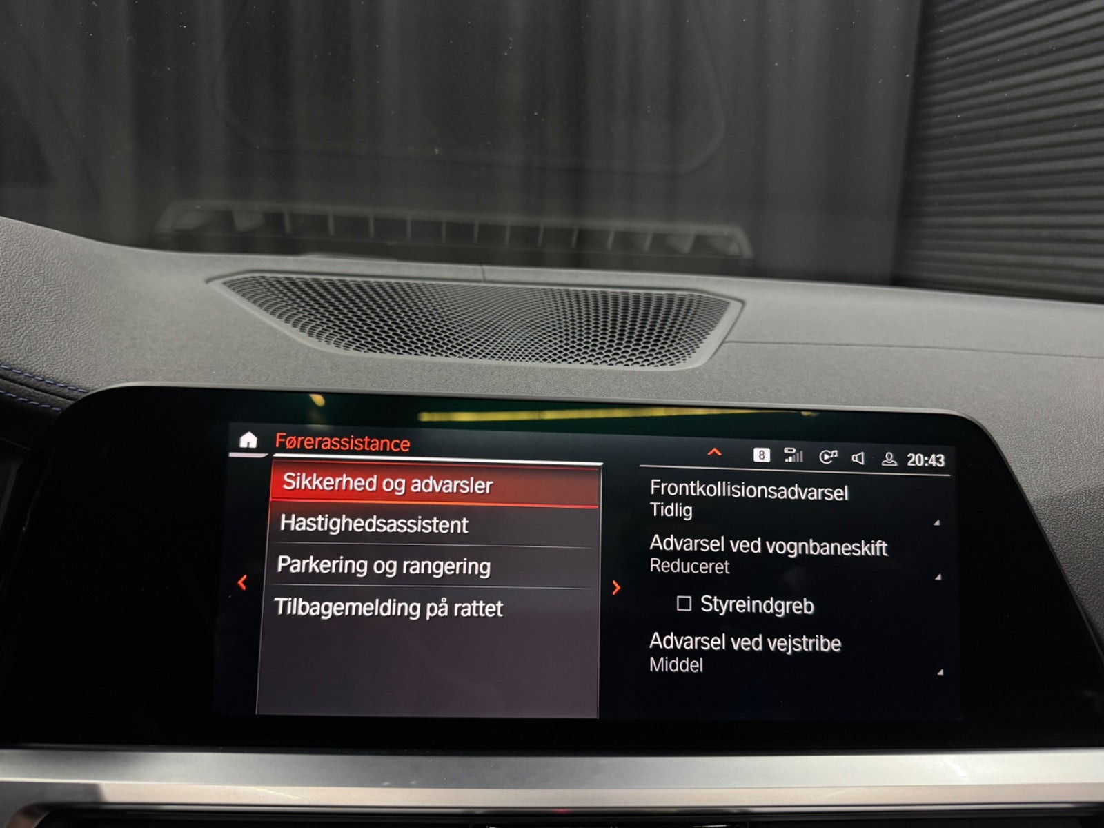 Grå BMW 440i fra 2021