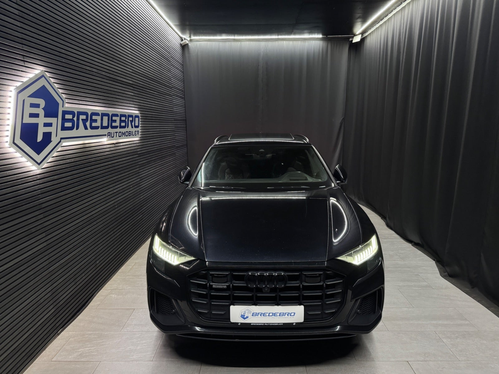 Sort Audi Q8 fra 2019