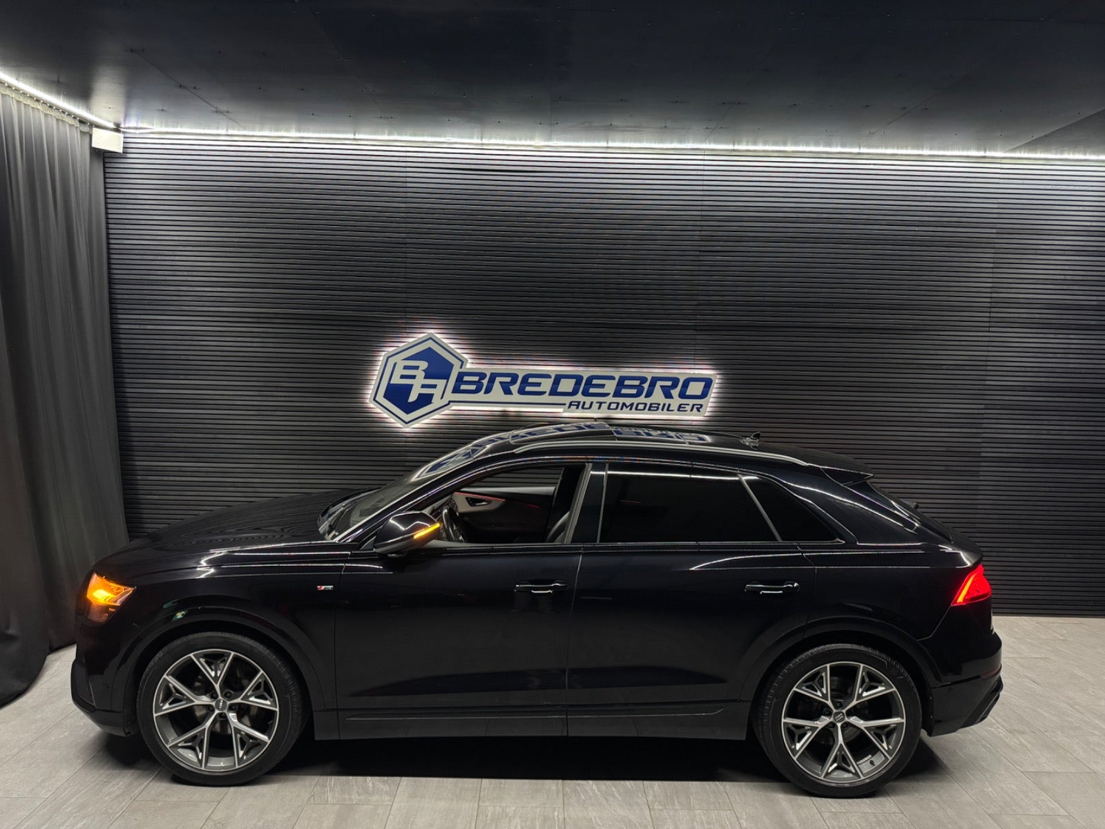 Sort Audi Q8 fra 2019