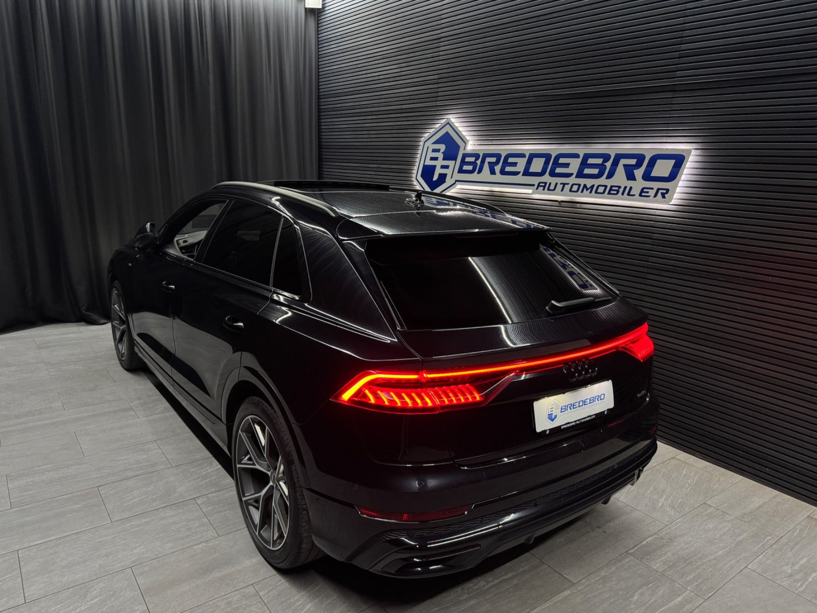 Sort Audi Q8 fra 2019