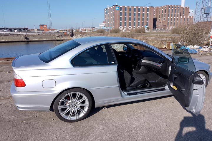 Grå BMW 320Ci fra 2002