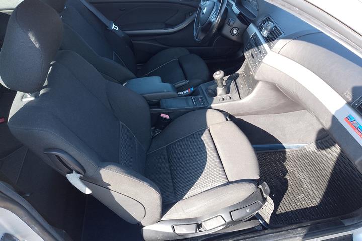 Grå BMW 320Ci fra 2002