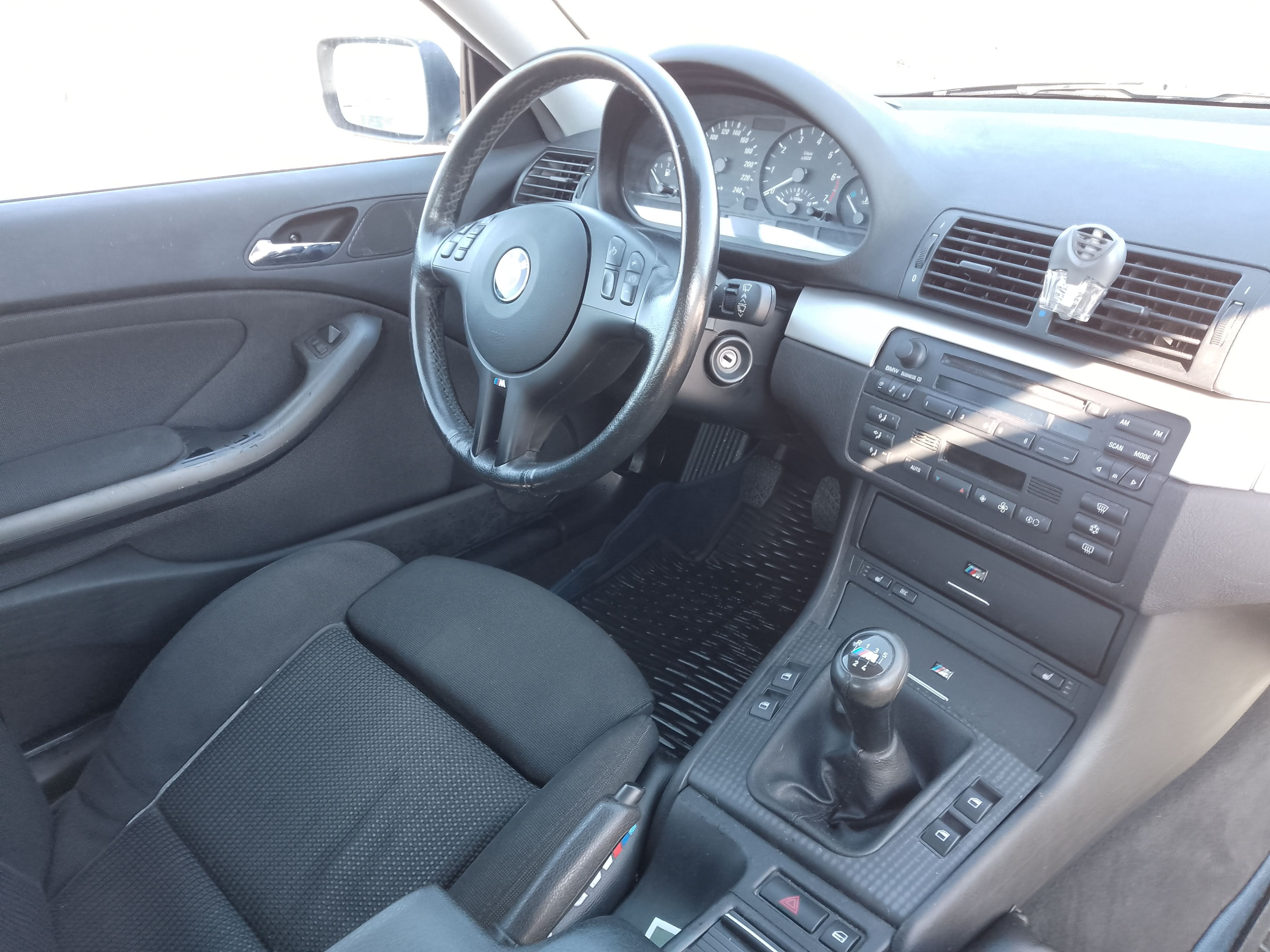 Grå BMW 320Ci fra 2002