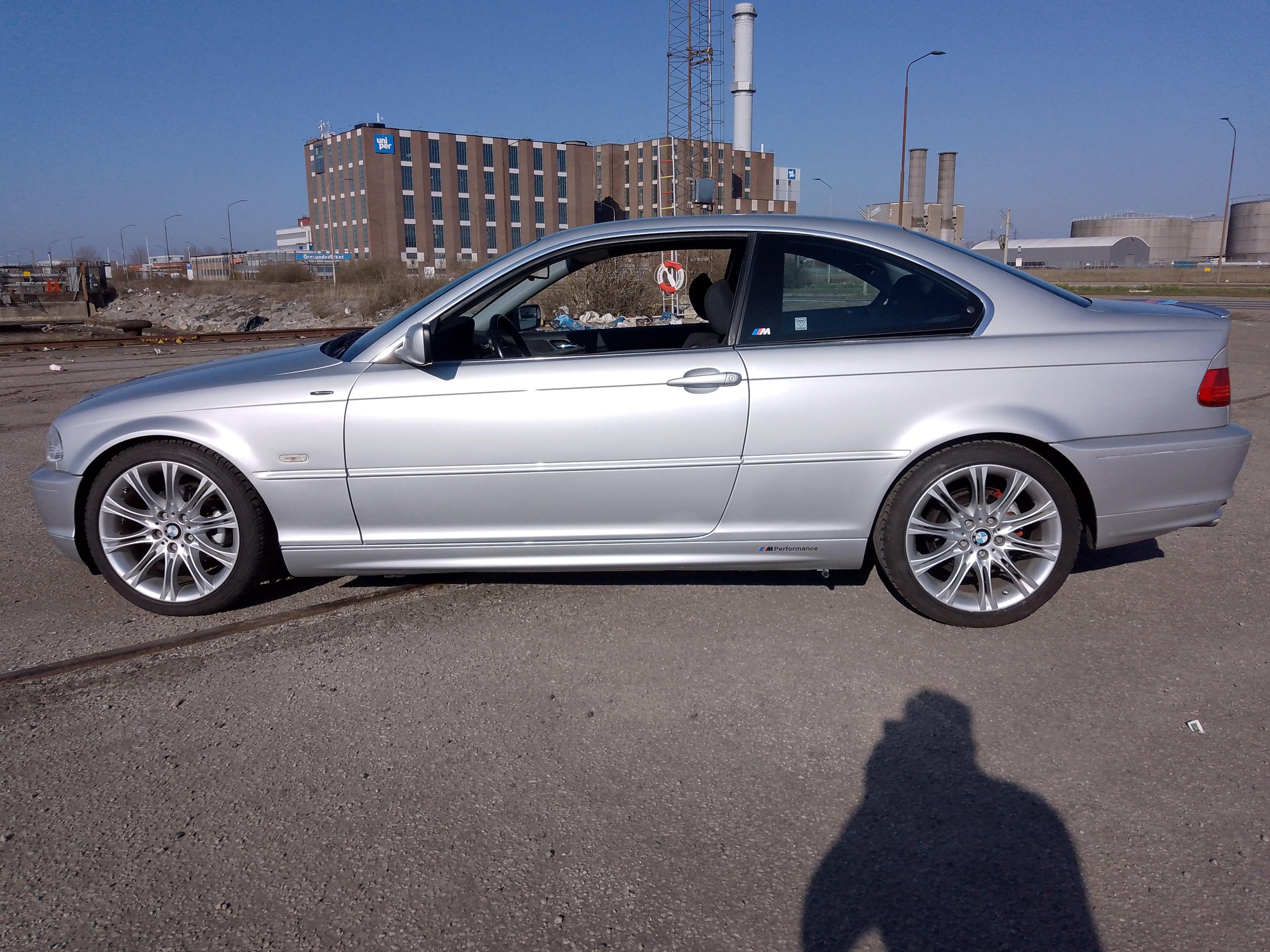 Grå BMW 320Ci fra 2002