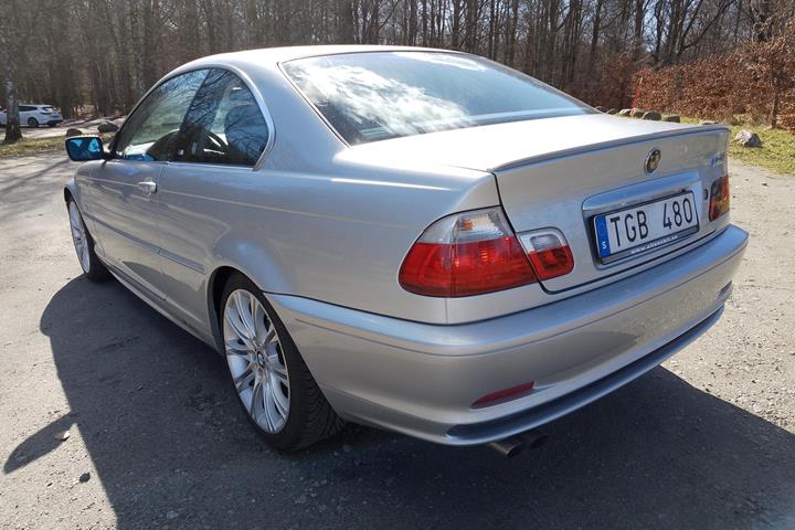 Grå BMW 320Ci fra 2002