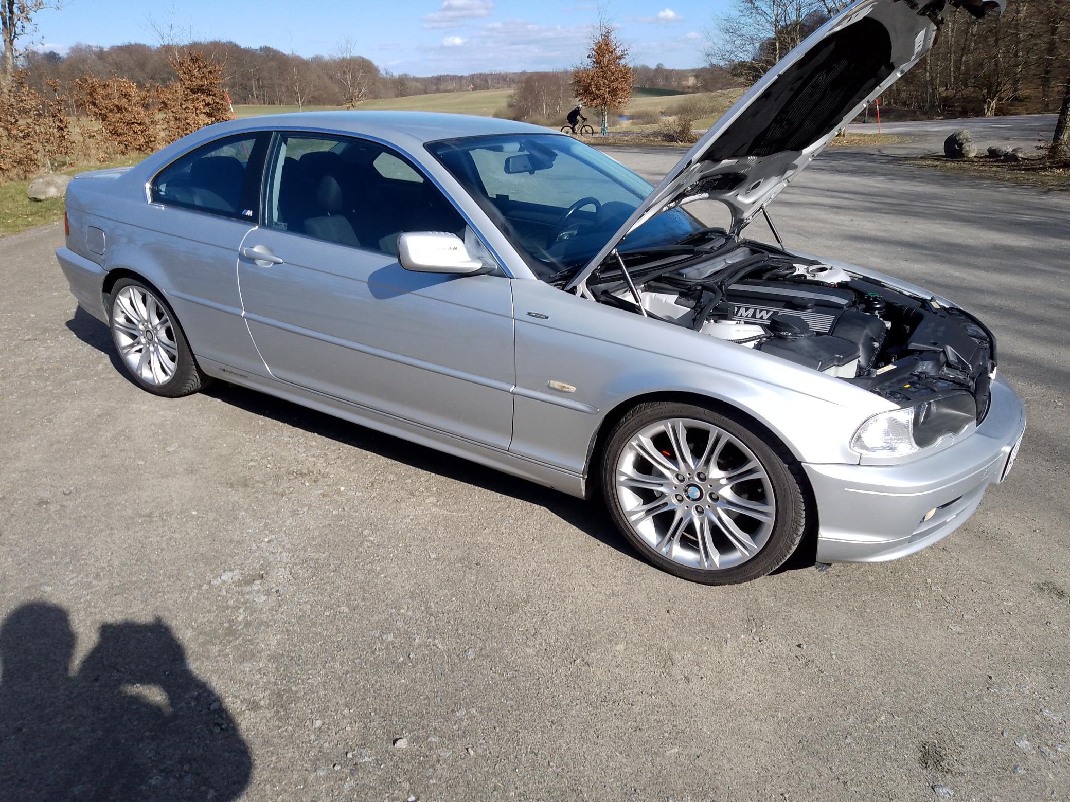 Grå BMW 320Ci fra 2002