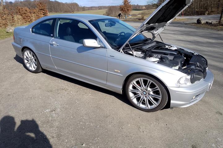 Grå BMW 320Ci fra 2002