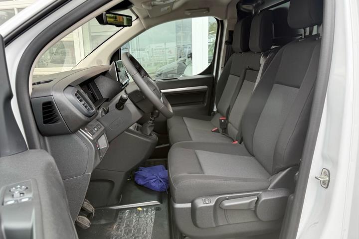 Hvid Peugeot Expert fra 2026