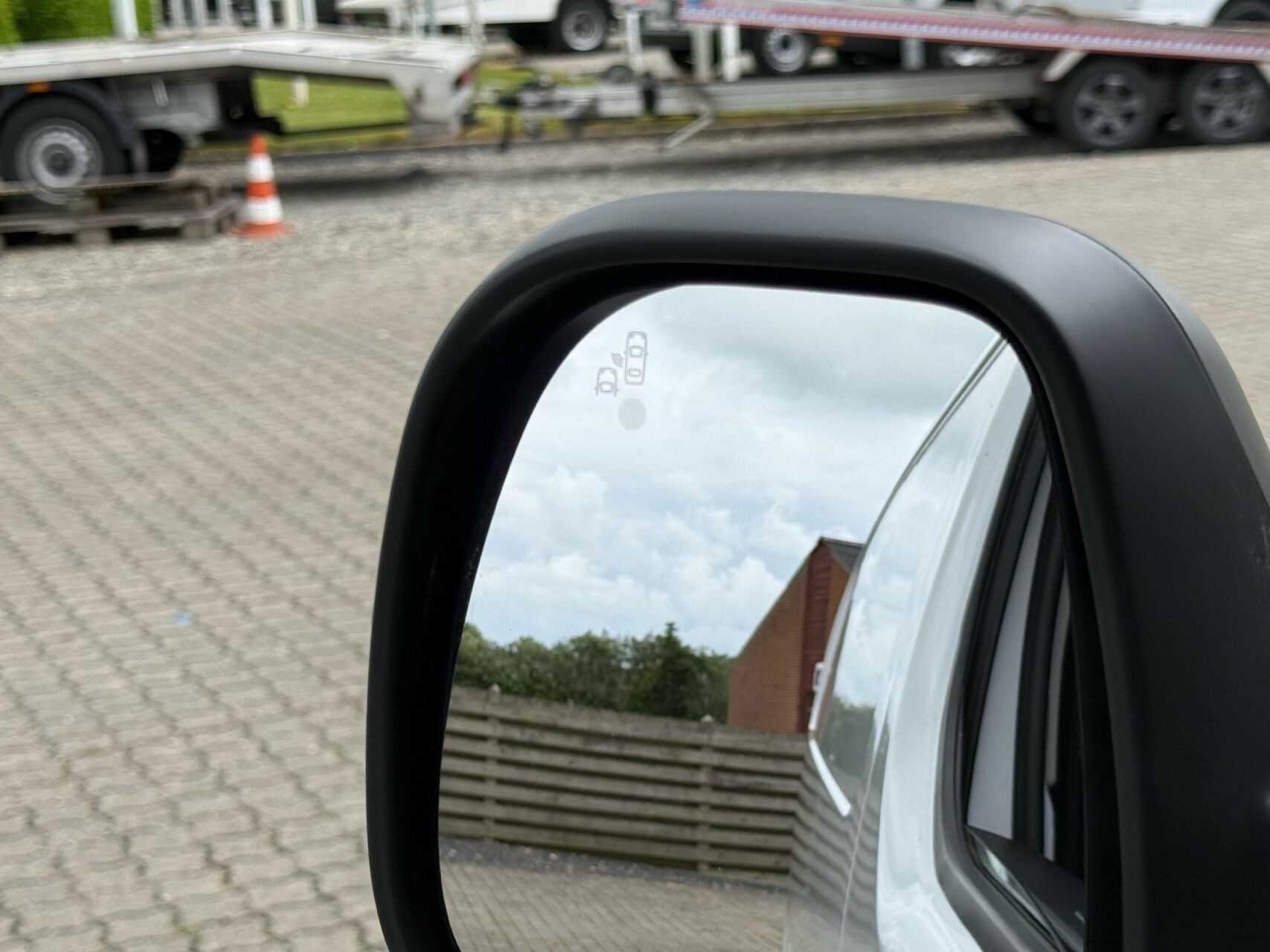 Hvid Peugeot Expert fra 2026