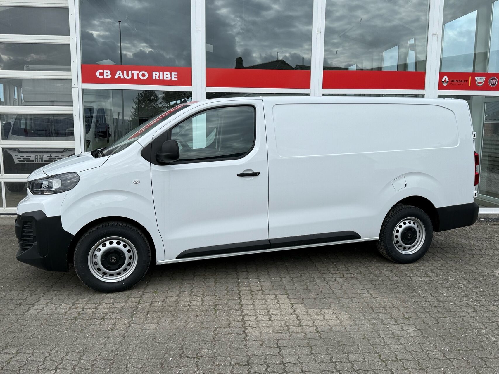 Hvid Citroën Jumpy fra 2026