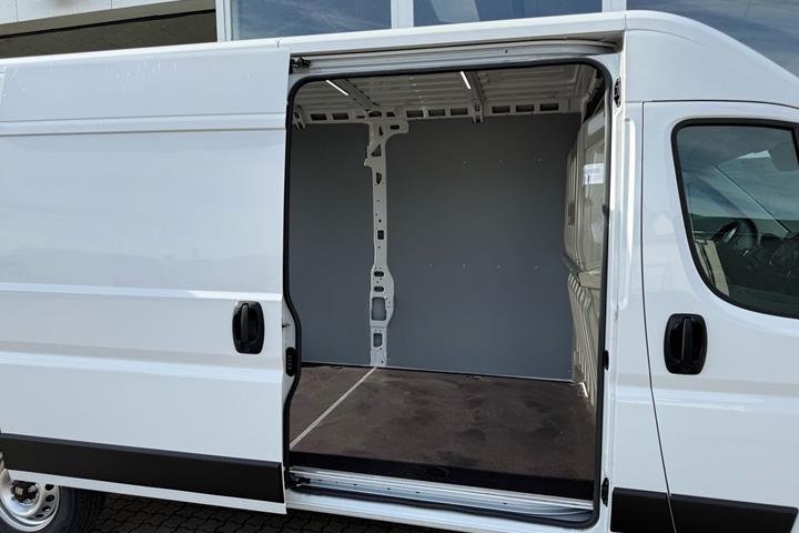Hvid Fiat Ducato fra 2026