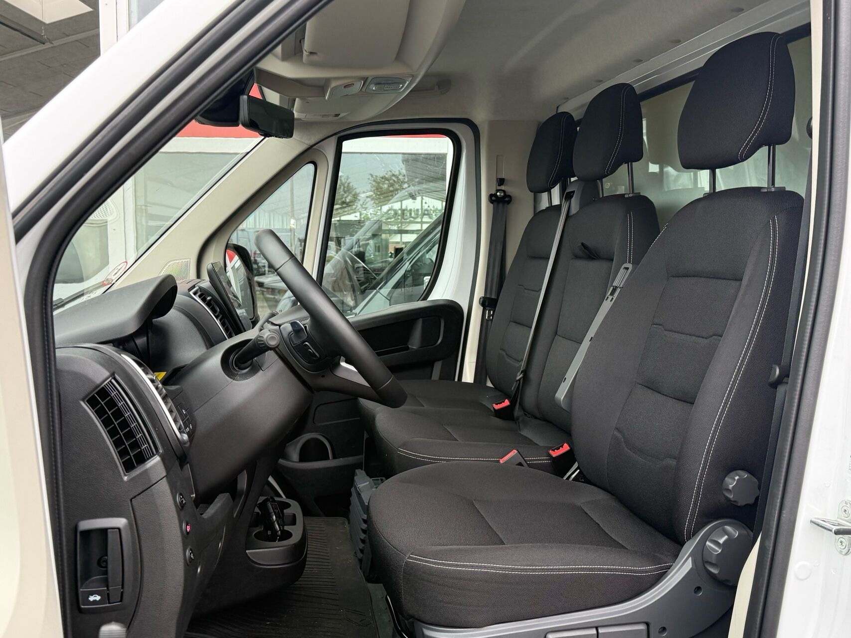 Hvid Fiat E-Ducato fra 2025