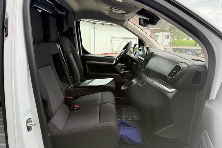 Hvid Peugeot Expert fra 2026
