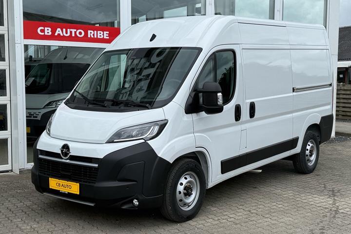 Hvid Opel Movano fra 2026