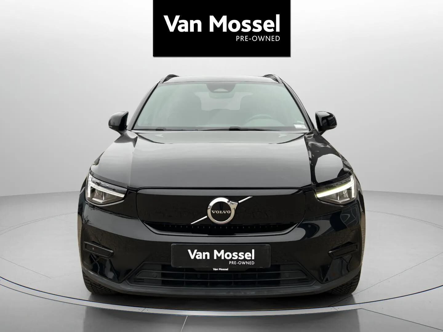 Sort Volvo XC40 fra 2023