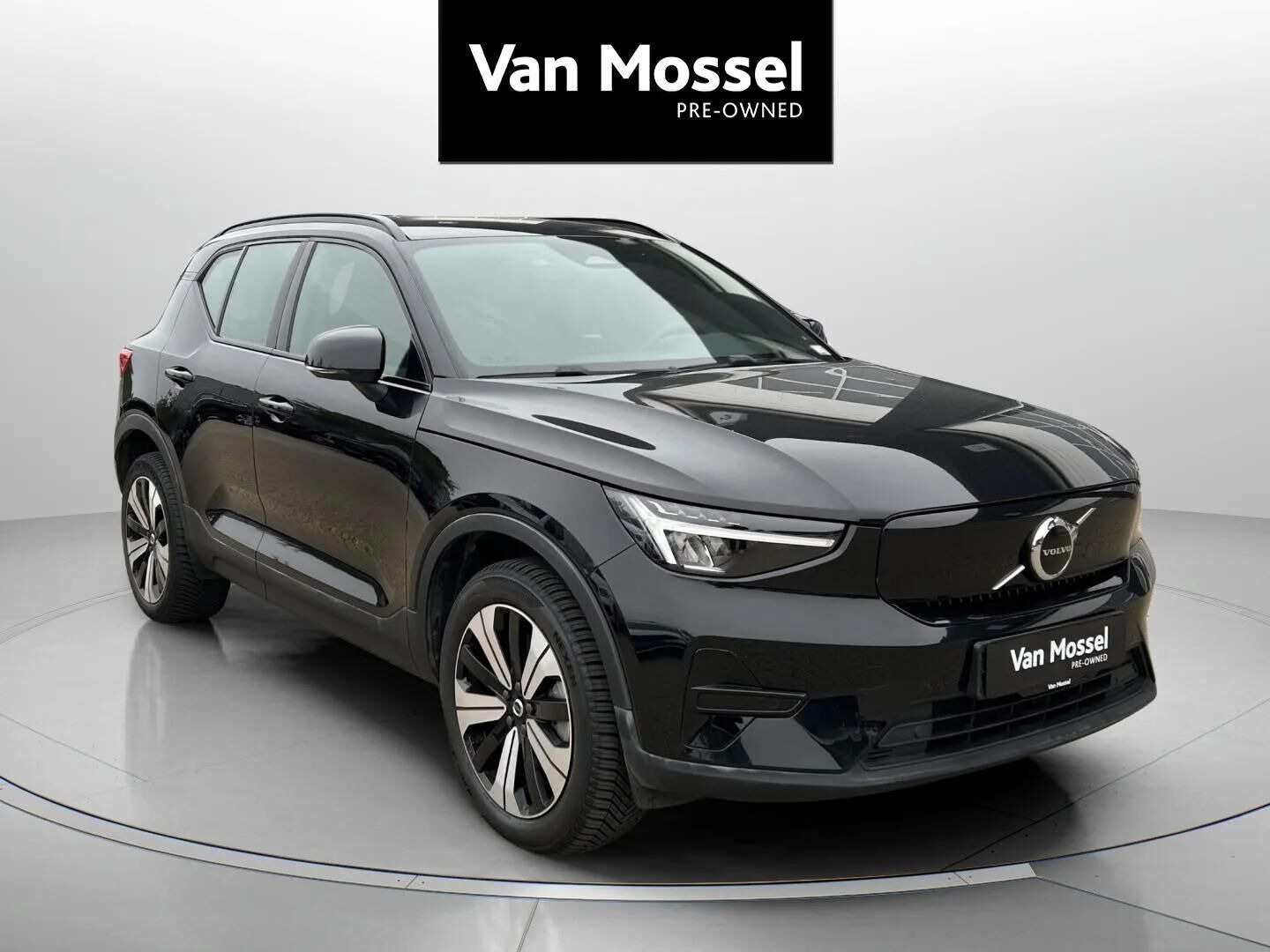 Sort Volvo XC40 fra 2023