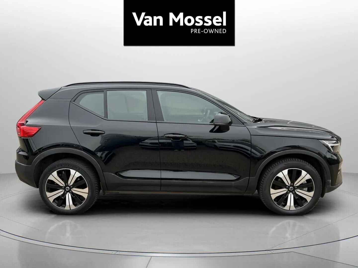 Sort Volvo XC40 fra 2023