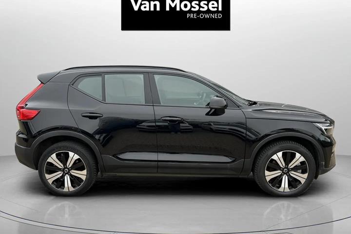 Sort Volvo XC40 fra 2023