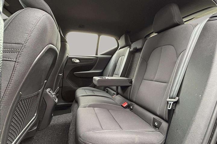 Sort Volvo XC40 fra 2023