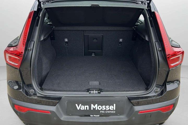 Sort Volvo XC40 fra 2023