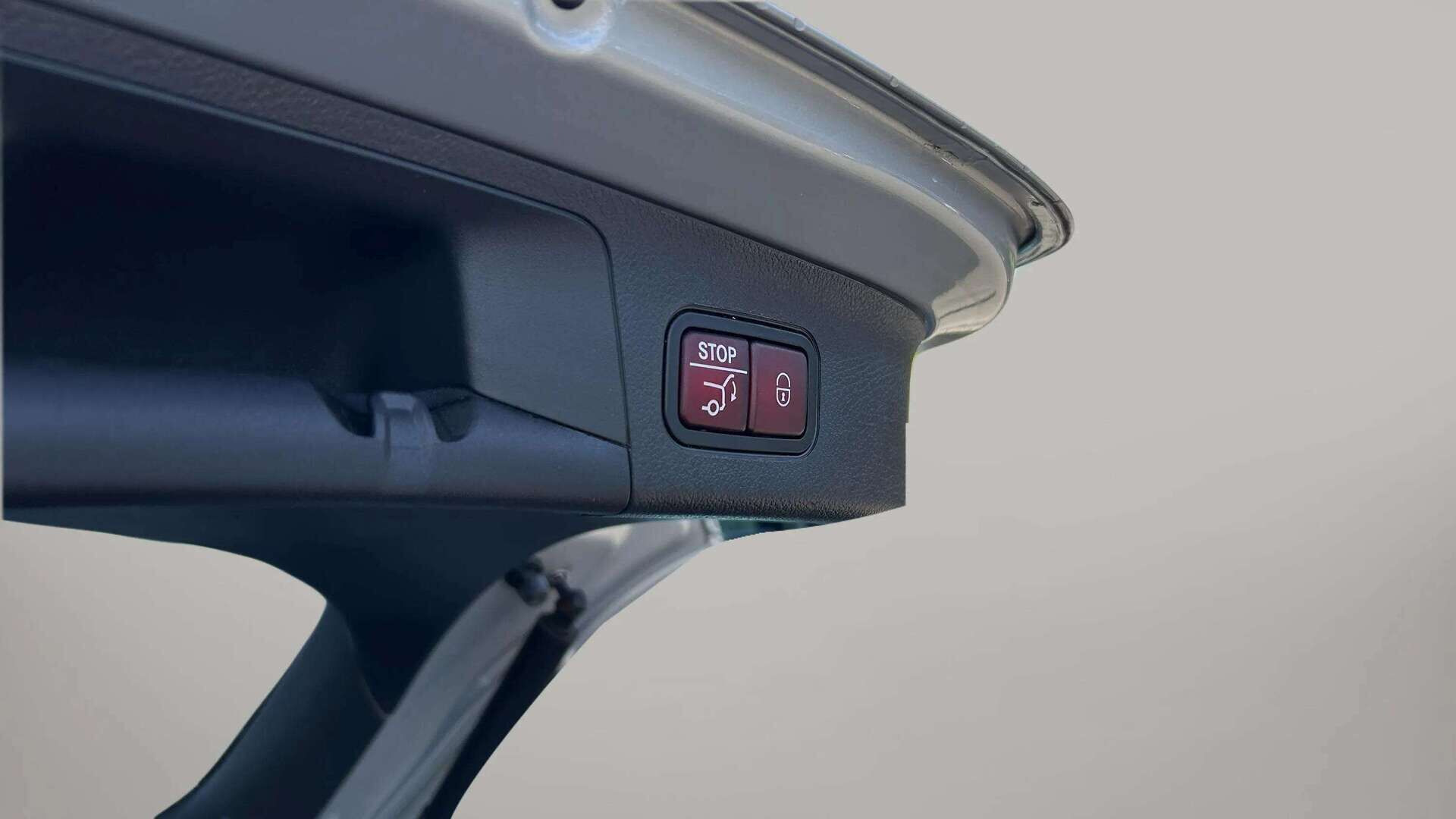 Sølv Mercedes EQA250 fra 2022