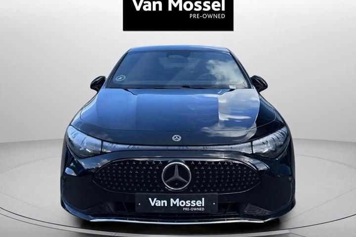 Sølv Mercedes CLA200 fra 2026