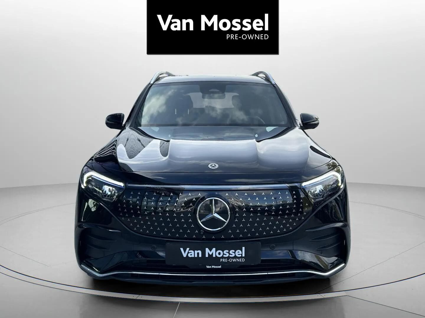 Sort Mercedes EQB250+ fra 2025