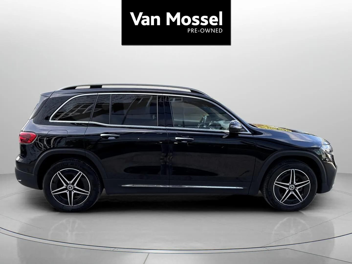 Sort Mercedes EQB250+ fra 2025