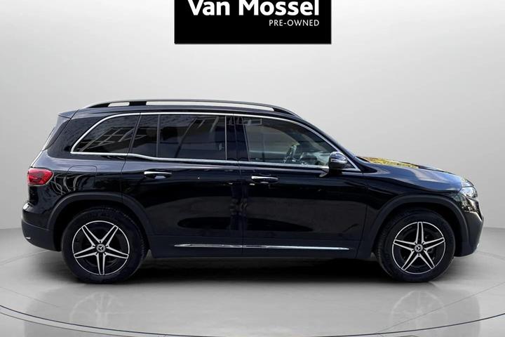 Sort Mercedes EQB250+ fra 2025