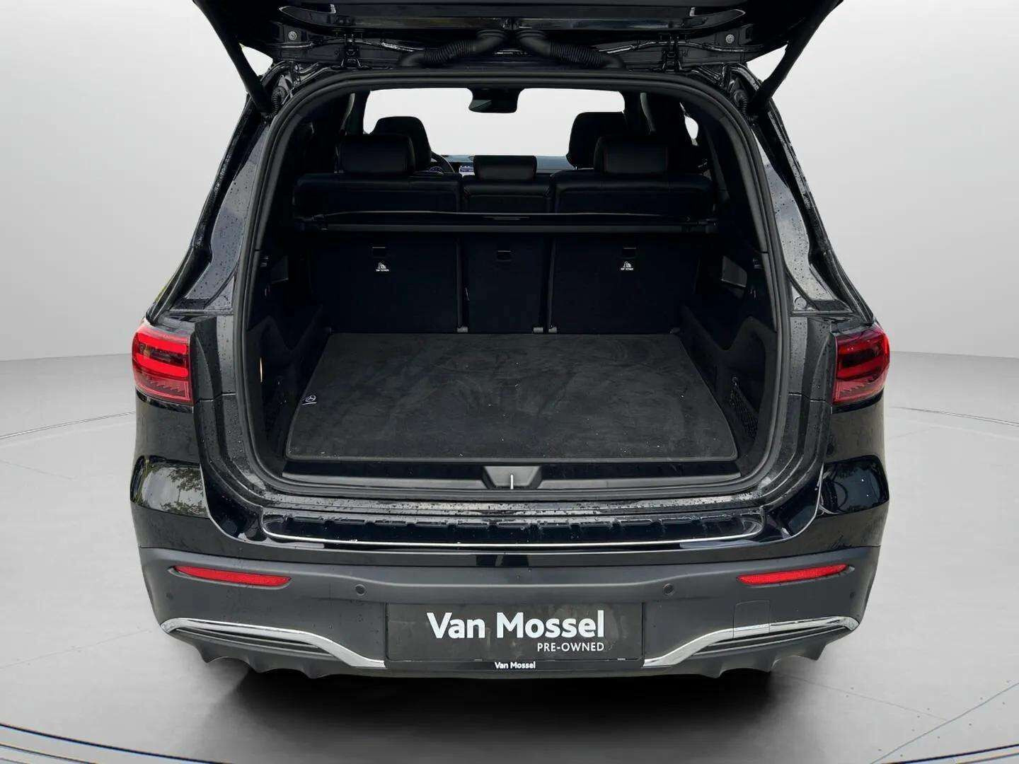 Sort Mercedes EQB250+ fra 2025