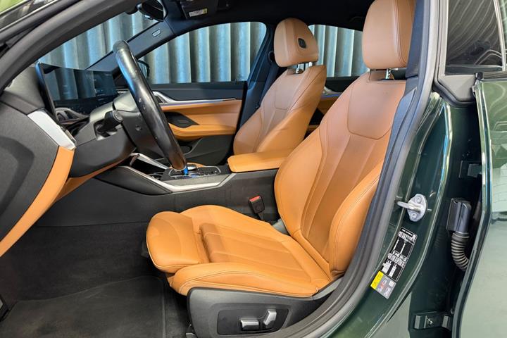 Grøn BMW i4 fra 2023