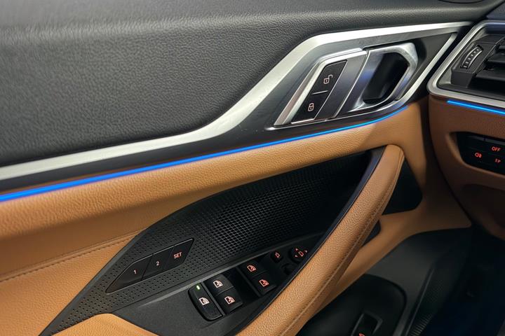 Grøn BMW i4 fra 2023